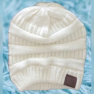 Great Gift ๐ NEW Stylish Knit Beanie, White/Ivory NIP